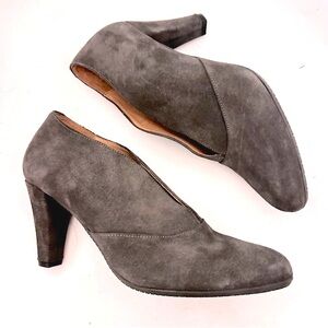 ERIC MICHAEL Veronica Bootie Charcoal Suede Bootie Heel Size 41 or 10 us NWOB